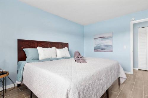 Waterfront Condo #7 in Cleveland (FL) Waterfront Condo #7 in Cleveland (FL)
