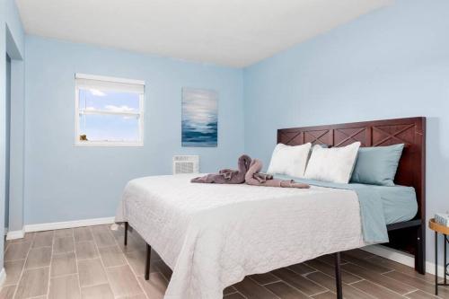 Beautiful Waterfront 1 bedroom #3 in Cleveland (FL) Beautiful Waterfront 1 bedroom #3 in Cleveland (FL)