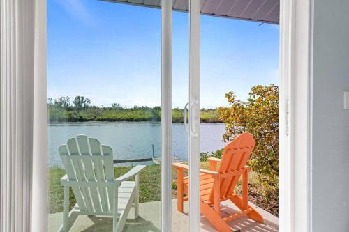 Waterfront 1 bedroom Condo 2 in Cleveland (FL) Waterfront 1 bedroom Condo 2 in Cleveland (FL)