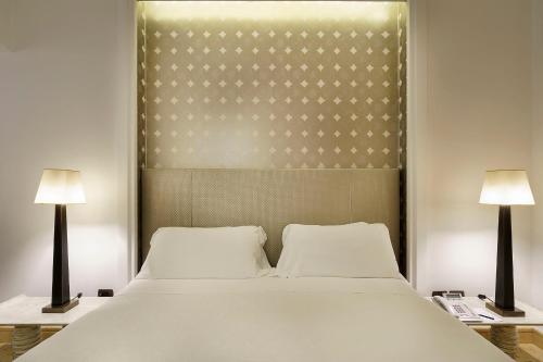 Romano Palace Luxury Hotel in Κατάνια Romano Palace Luxury Hotel in Κατάνια