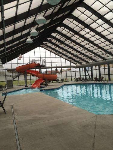 Piscina, Grand Smokies Resort Lodge Pigeon Forge in Pigeon Forge (TN) Piscina, Grand Smokies Resort Lodge Pigeon Forge in Pigeon Forge (TN)