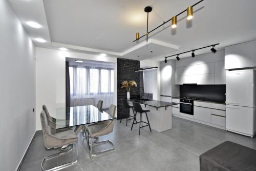 Faciliteiten, Luxury Apartment, 2 bedrooms and 1 living room in Avan in Avan Faciliteiten, Luxury Apartment, 2 bedrooms and 1 living room in Avan in Avan