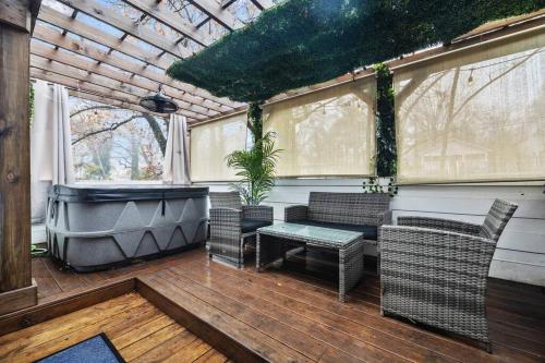 Lux Stay's Modern Loft Style Tiny Home in ATL in Browns Mill Park Lux Stay's Modern Loft Style Tiny Home in ATL in Browns Mill Park