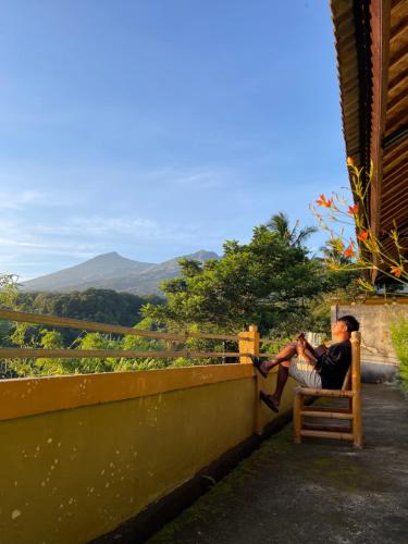 Balcony/terrace, Rinjani Golden Hotel & Restaurant in Senaru Balcony/terrace, Rinjani Golden Hotel & Restaurant in Senaru