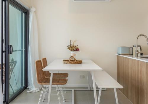 Sadržaji, 100m² 2 spavaća soba, 2 privatna kupaonica Kuća u Miami
(Amazing 2 Bedroom Apartment - Beach 250m) in Miami Sadržaji, 100m² 2 spavaća soba, 2 privatna kupaonica Kuća u Miami
(Amazing 2 Bedroom Apartment - Beach 250m) in Miami