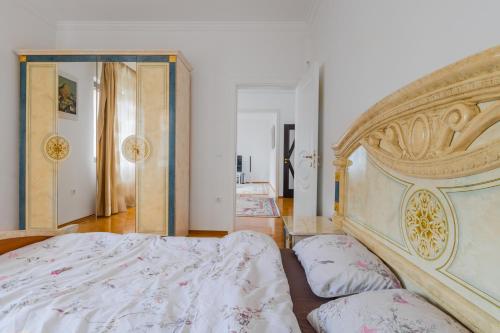 Central 2-BD Bright Apartment in Sofia