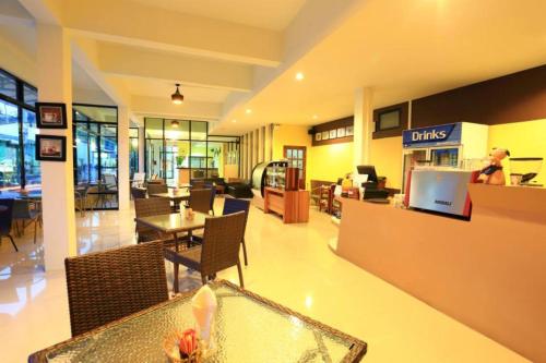 Restaurant, Harmony Bed and Bakery in City Center Restaurant, Harmony Bed and Bakery in City Center