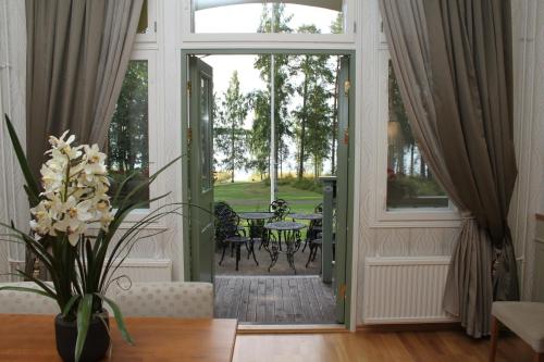 Villa Urhola, Kruunupuisto in Punkaharju Villa Urhola, Kruunupuisto in Punkaharju