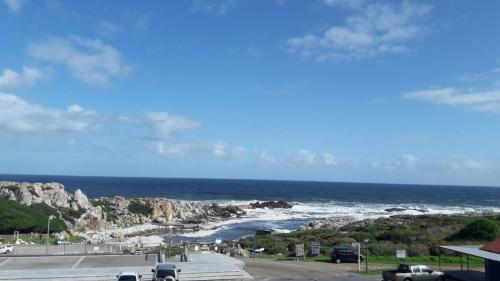 Whale Tails Beach Holiday in Kleinmond Whale Tails Beach Holiday in Kleinmond