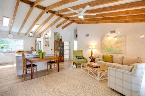 Pet-Friendly Home about 6 Mi to Jensen Beach Park! in Jensen Beach (Florida) Pet-Friendly Home about 6 Mi to Jensen Beach Park! in Jensen Beach (Florida)