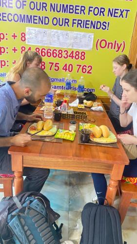 Cibo e bevande, Sun Hà Giang Hotel-tours-motorbike rental (Sun Ha Giang Hotel-tours-motorbike rental) in Ha Giang Cibo e bevande, Sun Hà Giang Hotel-tours-motorbike rental (Sun Ha Giang Hotel-tours-motorbike rental) in Ha Giang