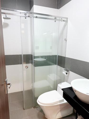 Bathroom, Quoc Thanh Hotel in Huyen Long Khanh Bathroom, Quoc Thanh Hotel in Huyen Long Khanh