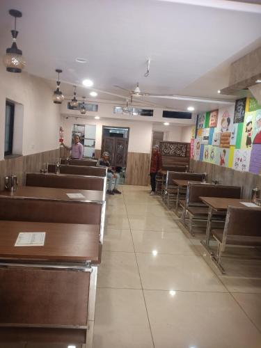 Restaurant, Anand Mahal Hotel in Nagpur Restaurant, Anand Mahal Hotel in Nagpur