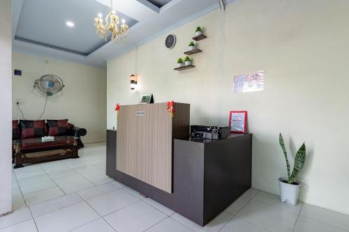 Vestíbulo, RedDoorz @ Simpang Pemda Medan in Deli Serdang Vestíbulo, RedDoorz @ Simpang Pemda Medan in Deli Serdang