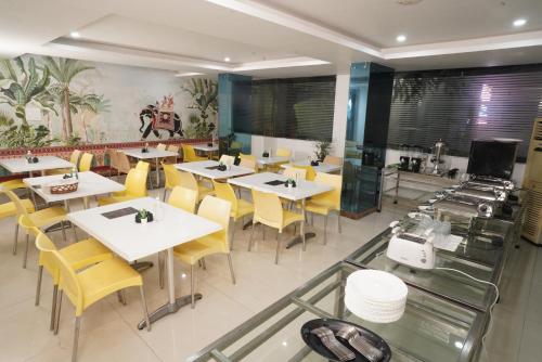Restaurant, Hotel Marigold Atnest in Hyderabad Restaurant, Hotel Marigold Atnest in Hyderabad