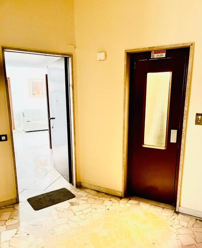 grazioso bilocale a 100 mt dalla metropolitana in Sesto San Giovanni grazioso bilocale a 100 mt dalla metropolitana in Sesto San Giovanni