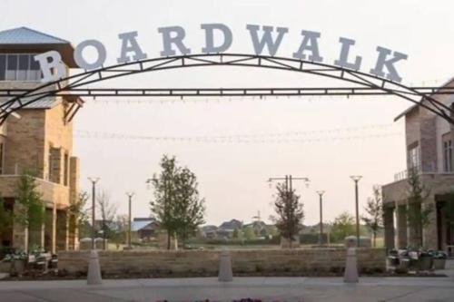 Bedroom with 3.5-Bathroom near Golf Course! in Cypress Bedroom with 3.5-Bathroom near Golf Course! in Cypress