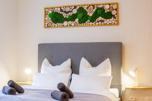 Cama, Ferienwohnung Zum Sperberring - Parkplatz - WLAN - Netflix - sehr ruhig - perfekt zum entspannen (Ferienwohnung Zum Sperberring - Parkplatz - Wallbox - WLAN - Netflix&Disney - sehr ruhig - perfekt z) in Ilmenau Cama, Ferienwohnung Zum Sperberring - Parkplatz - WLAN - Netflix - sehr ruhig - perfekt zum entspannen (Ferienwohnung Zum Sperberring - Parkplatz - Wallbox - WLAN - Netflix&Disney - sehr ruhig - perfekt z) in Ilmenau