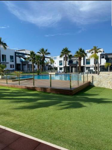 Sunny Ground floor bungalow opposite the swimming pool in Cabo Roig Sunny Ground floor bungalow opposite the swimming pool in Cabo Roig