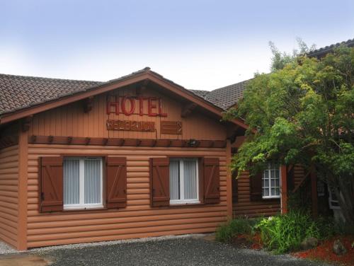 This photo about Hotel La Cabane shared on HyHotel.com