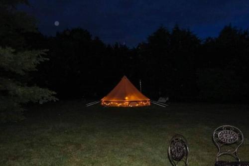 French Tent secret garden glamping in Long Bennington French Tent secret garden glamping in Long Bennington