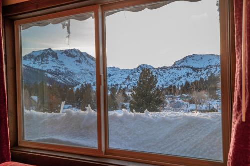 View, Heidelberg Inn in June Lake (CA) View, Heidelberg Inn in June Lake (CA)