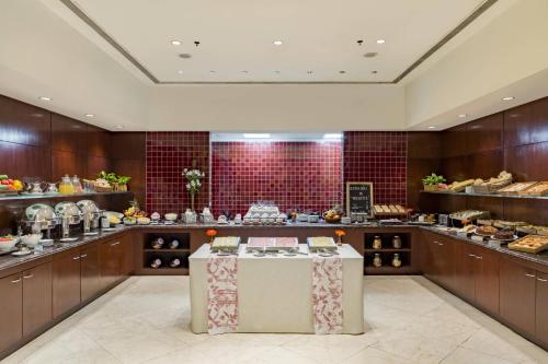 Φαγητό και ποτό, Sheraton Mendoza Hotel in Mendoza Φαγητό και ποτό, Sheraton Mendoza Hotel in Mendoza