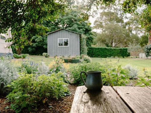 The School House and Garden - family friendly home short drive from Berry, Nowra and Kangaroo Valley in Cambewarra The School House and Garden - family friendly home short drive from Berry, Nowra and Kangaroo Valley in Cambewarra