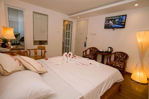 Rex Hotel and Apartment in Phuoc Tien Rex Hotel and Apartment in Phuoc Tien