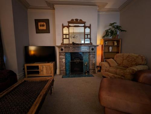 غرفة الضيوف, 5 bed terraced family home Bristol + parking in بريسلينجتون الغربية غرفة الضيوف, 5 bed terraced family home Bristol + parking in بريسلينجتون الغربية