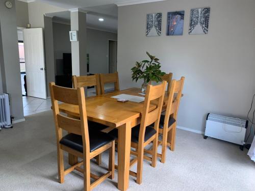 Rototuna Holiday House in Hamilton Rototuna Holiday House in Hamilton