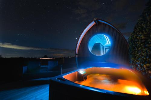 อ่างแช่น้ำร้อน, Endrick Escape - Luxury Glamping in คิลเลิร์น อ่างแช่น้ำร้อน, Endrick Escape - Luxury Glamping in คิลเลิร์น