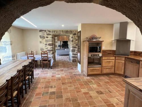 Les Distinguées -Aux Bories de Prévinquières (Les Distinguees -Aux Bories de Previnquieres) in Laissac Les Distinguées -Aux Bories de Prévinquières (Les Distinguees -Aux Bories de Previnquieres) in Laissac