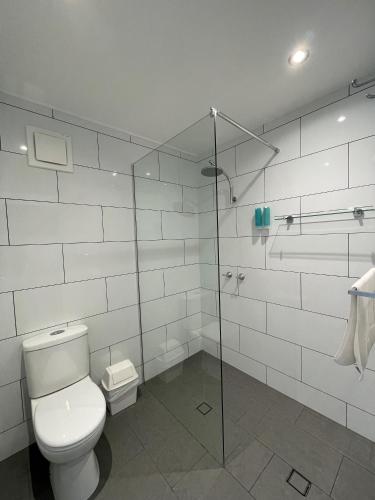 Bathroom, Barham Bridge Motor Inn in Barham Bathroom, Barham Bridge Motor Inn in Barham