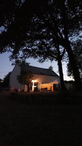 Kert, LE TIGÎTE B&B Suite avec entrée et terrasse privées, petit-déjeuner et linge fournis, kitchenette (LE TIGITE B&B Suite chambre d'hotes independante - Entree privee, petit dejeuner, linge, cuisinette,) in Allaire Kert, LE TIGÎTE B&B Suite avec entrée et terrasse privées, petit-déjeuner et linge fournis, kitchenette (LE TIGITE B&B Suite chambre d'hotes independante - Entree privee, petit dejeuner, linge, cuisinette,) in Allaire