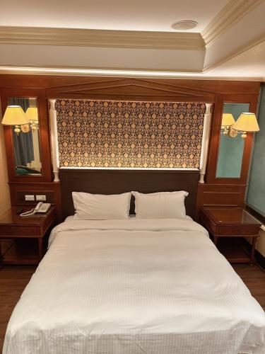 Majesty Hotel near Hutou Mountain Park / Hutoushan Park Majesty Hotel near Hutou Mountain Park / Hutoushan Park