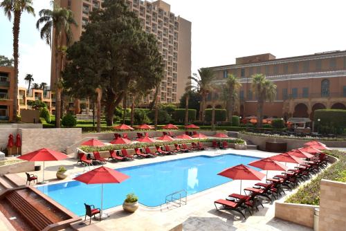 Úszómedence, Cairo Marriott Hotel & Omar Khayyam Casino near Gabalaya Park és Akvárium Úszómedence, Cairo Marriott Hotel & Omar Khayyam Casino near Gabalaya Park és Akvárium