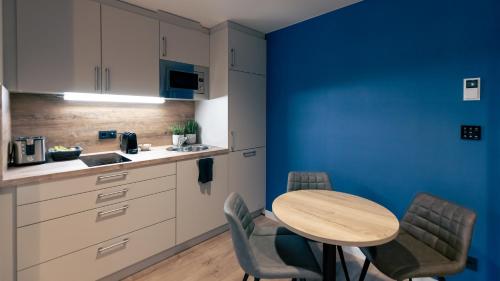 Kitchen, Nena Apartments SPREEblau in Treptow Kitchen, Nena Apartments SPREEblau in Treptow