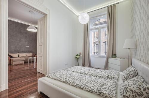 Luxury Art Deco Flat / Big Balcony