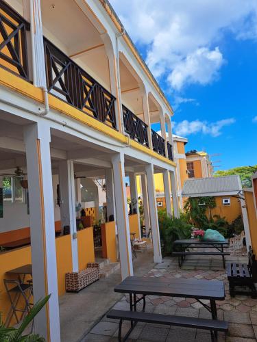 St. James Guesthouse in Roseau St. James Guesthouse in Roseau