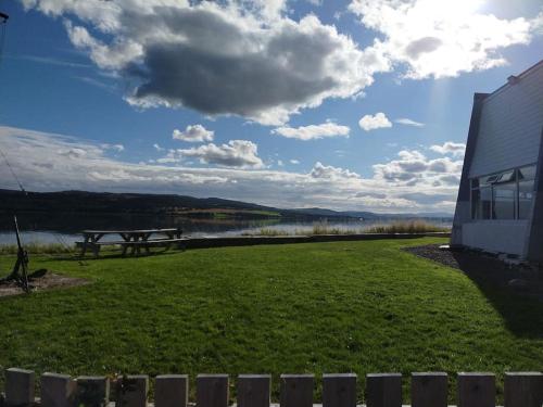 Spacious Sea View Home 5 miles from Inverness in Bogallan Spacious Sea View Home 5 miles from Inverness in Bogallan