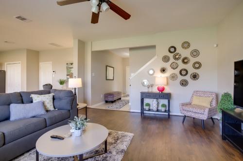 Pet-Friendly Tomball Home about 8 Mi to Burroughs Park in Klein Pet-Friendly Tomball Home about 8 Mi to Burroughs Park in Klein