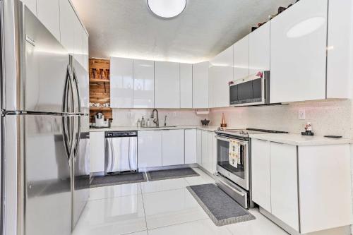 Sunny Miami Retreat - Pool, Patio and Gas Grill! in South Miami Heights Sunny Miami Retreat - Pool, Patio and Gas Grill! in South Miami Heights