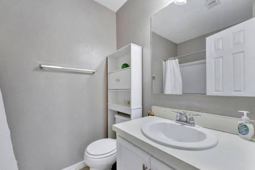 The Tuscan Townhome 2b2 5b Family Friendly Rental in Harbour Island The Tuscan Townhome 2b2 5b Family Friendly Rental in Harbour Island