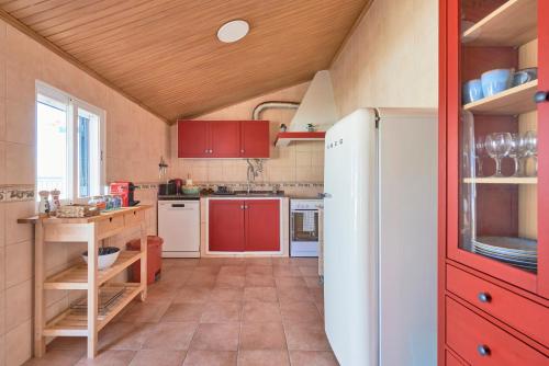 ห้องครัว, Comporta Sandy Villa, By TimeCooler in คอมปอตา ห้องครัว, Comporta Sandy Villa, By TimeCooler in คอมปอตา