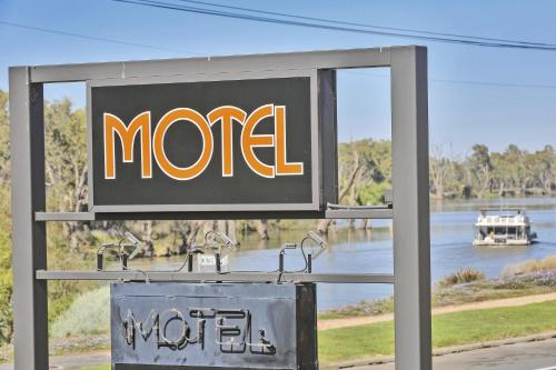 Entrance, Mildura Riverview Motel in Gol Gol Entrance, Mildura Riverview Motel in Gol Gol