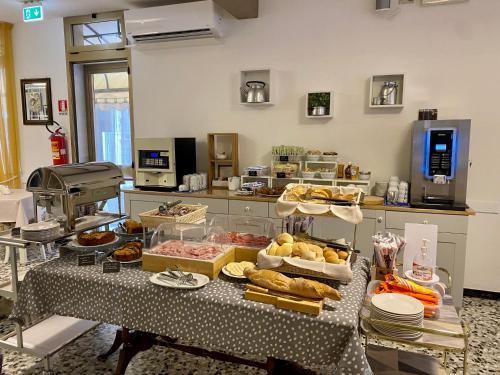 Food and beverages, Hotel Rosa Caorle in Caorle Food and beverages, Hotel Rosa Caorle in Caorle