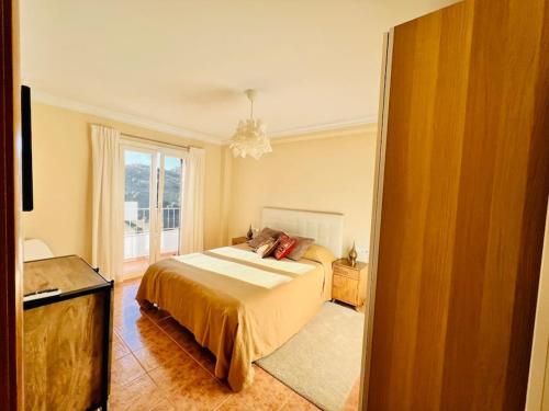 Casa con increíbles vistas a las montañas y al mar