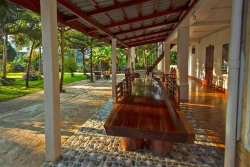 Restaurang, Riverside Garden Hostel in Vang Vieng Restaurang, Riverside Garden Hostel in Vang Vieng