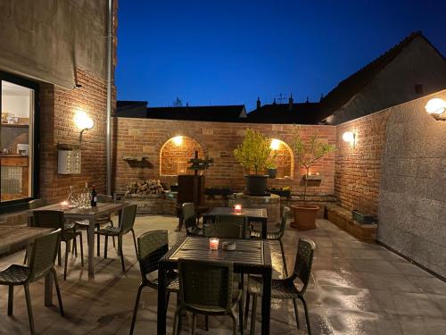 Penzion Za radnicí (Penzion Za radnici) in Valtice Penzion Za radnicí (Penzion Za radnici) in Valtice